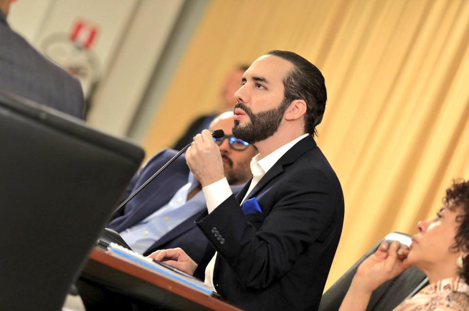 Presidente Bukele: “La única forma de aplanar la curva es quedándose en casa” presidente-bukele-la-unica-forma-de-aplanar-la-curva-es-quedandose-en-casa